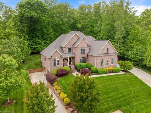 4952 Laurel Run, Winston Salem, NC, 27106-9000 | Card Image