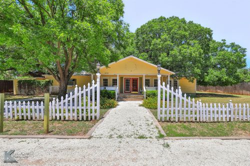 a-402 North St, Buffalo Gap, TX, 79508-2138 | Card Image