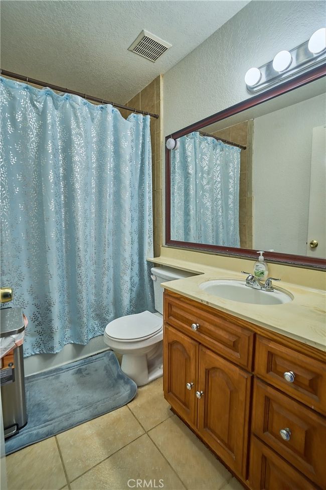 UNIT-33 - 14287 Foothill Blvd, Townhouse with 3 bedrooms, 3 bathrooms and 2 parking in Sylmar CA | Image 20