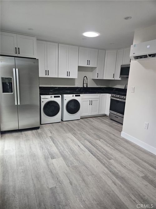 125 Bennett Ave, Long Beach, CA, 90803-2921 | Card Image