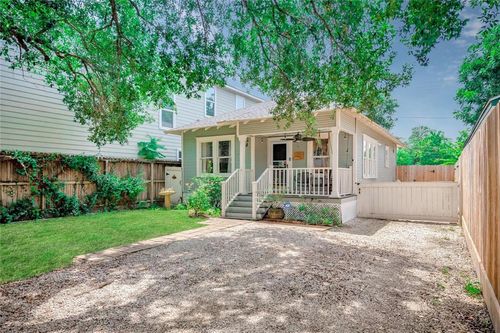 108 E 27th St, Houston, TX, 77008-2128 | Card Image
