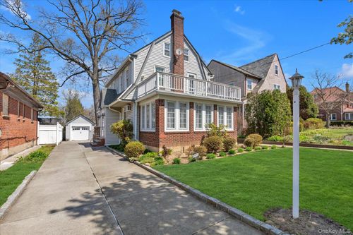 166-15 33rd Avenue, New York, NY, 11358 | Card Image