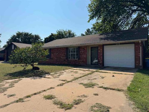 909 E Moore Ave, Stillwater, OK, 74075-2924 | Card Image