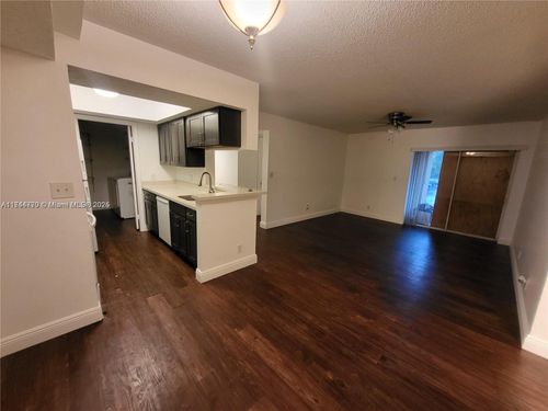 apt-222-5654 Rock Island Rd, Tamarac, FL, 33319-2886 | Card Image