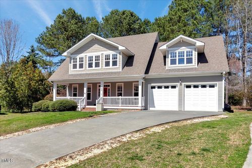 105 Byron Ct, Oxford, NC, 27565-9710 | Card Image