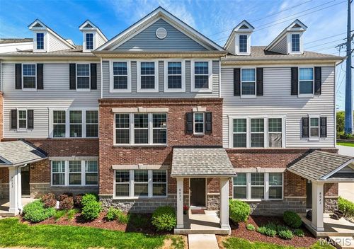 8027 Sydney Park, Richmond Heights, MO, 63117-1368 | Card Image