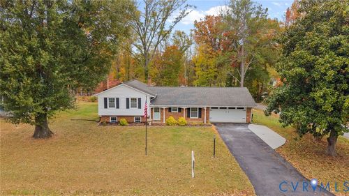 1300 Lee Dr, Farmville, VA, 23901-2342 | Card Image