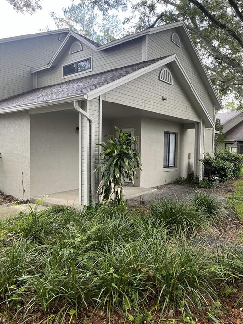 8433 Laurelon Pl, TEMPLE TERRACE, FL, 33637-6589 | Card Image