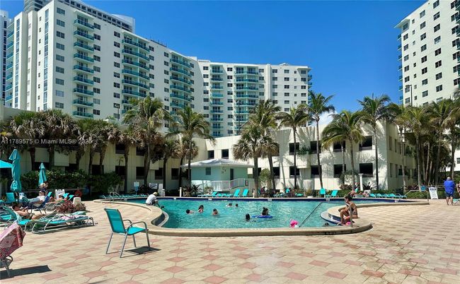 APT-5Y - 3801 S Ocean Dr, Condo with 1 bedrooms, 1 bathrooms and null parking in Hollywood FL | Image 37