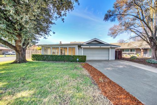 2 Clover Ct, Woodland, CA, 95695-3026 | Card Image
