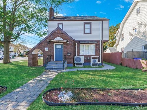 21 James L L Burrell Ave, Hempstead, NY, 11550-2822 | Card Image