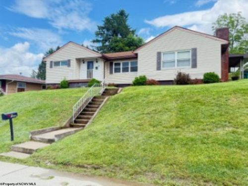 222 Blackwell St, Bridgeport, WV, 26330-1719 | Card Image