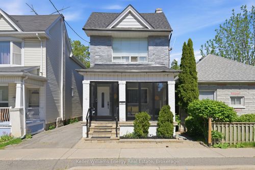 327 Albert St, Oshawa, ON, L1H4S2 | Card Image