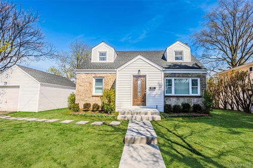 266 Covert St, Westbury, NY, 11590-3519 | Card Image