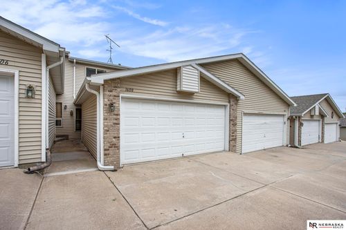 1608 Old Glory Rd, Lincoln, NE, 68521-1553 | Card Image