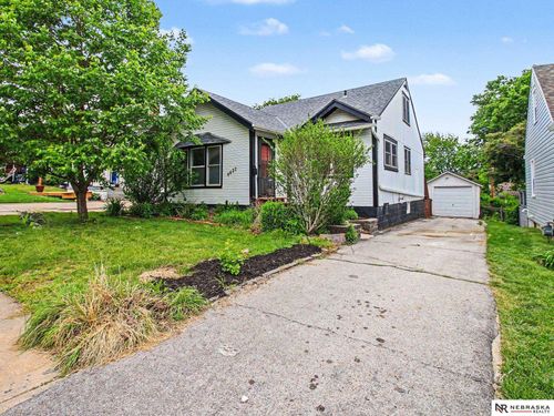 4422 Pacific St, Omaha, NE, 68105-1736 | Card Image
