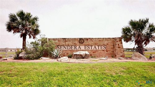 94 Sendera Loop, Victoria, TX, 77904-5322 | Card Image