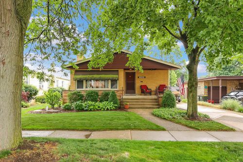9205 S Millard Ave, Evergreen Park, IL, 60805-1407 | Card Image