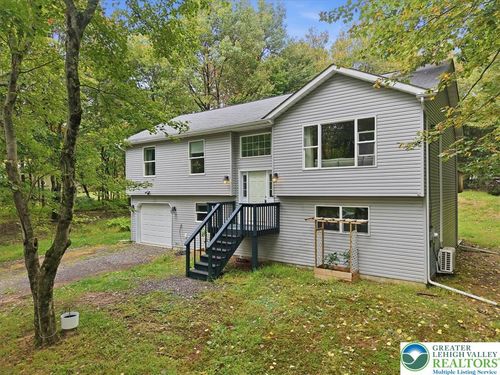 207 Chippewa Trl, ALBRIGHTSVILLE, PA, 18210-3606 | Card Image