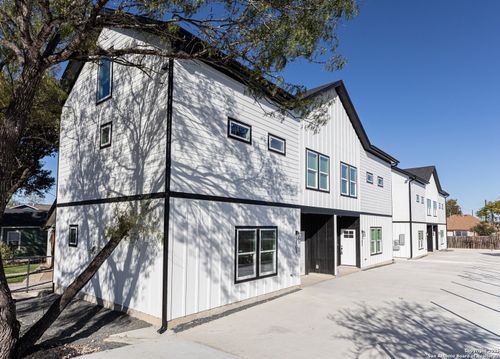 102-327 Bee St, San Antonio, TX, 78208-1715 | Card Image