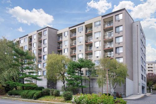 apt-407-703 Pelham Rd, New Rochelle, NY, 10805-1125 | Card Image