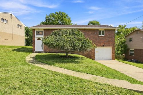 138 Yosemite Dr, Penn Hills, PA, 15235 | Card Image