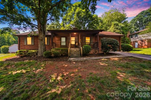 3315 23rd Street Ne, Hickory, NC, 28601 | Card Image