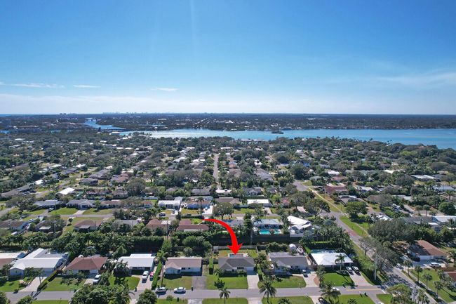 372 Franklin Rd, House other with 2 bedrooms, 2 bathrooms and null parking in Tequesta FL | Image 23