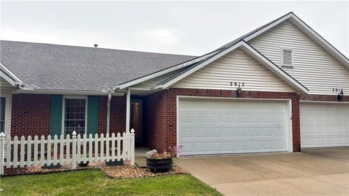 3912 Westgate Dr, Saint Joseph, MO, 64506-3690 | Card Image