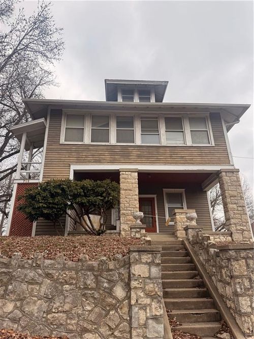 701 Mcdonald St, Saint Joseph, MO, 64505-2050 | Card Image