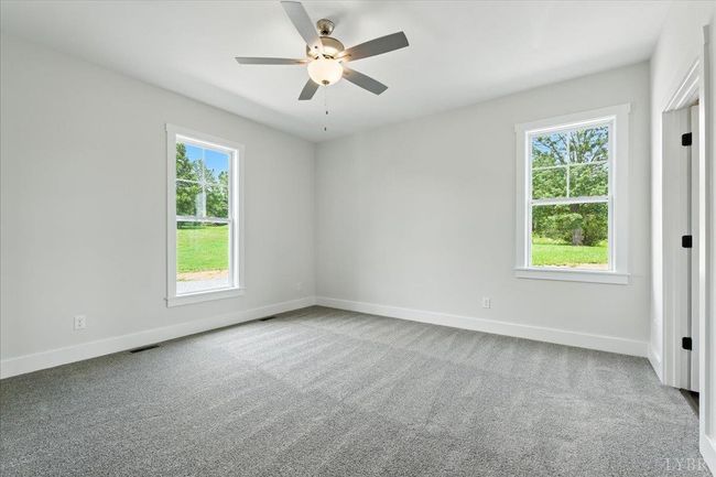 8666 Hat Creek Rd, House other with 3 bedrooms, 2 bathrooms and null parking in Brookneal VA | Image 19