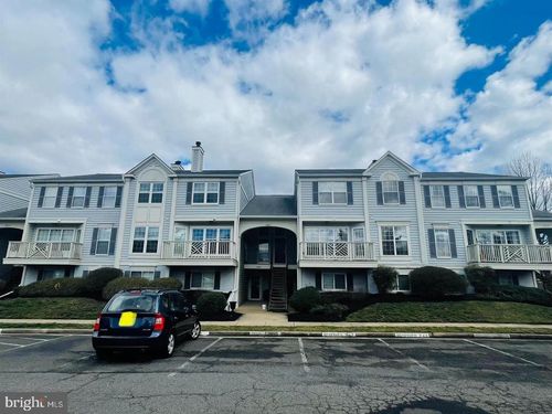 apt-201-8069 Stonewall Brigade Ct, MANASSAS, VA, 20109-7834 | Card Image