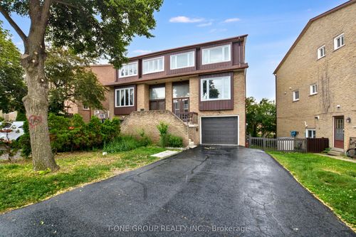 45 Henry Welsh Dr, North York, ON, M2R3P3 | Card Image
