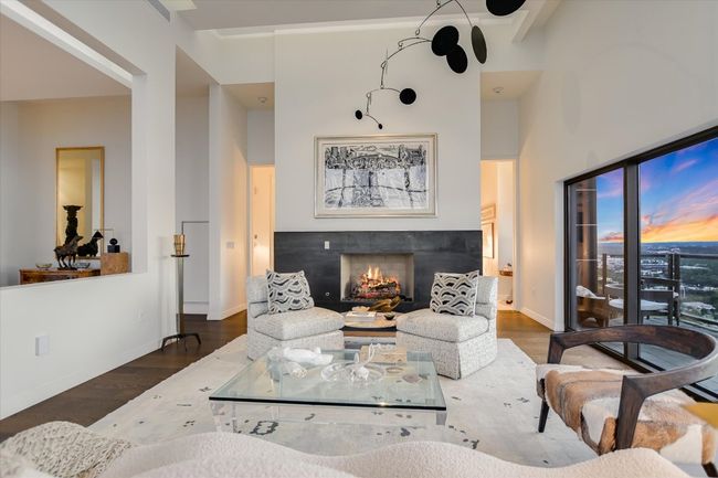 Ample space allows for formal gatherings with front-row views of Downtown Austin. | Image 4