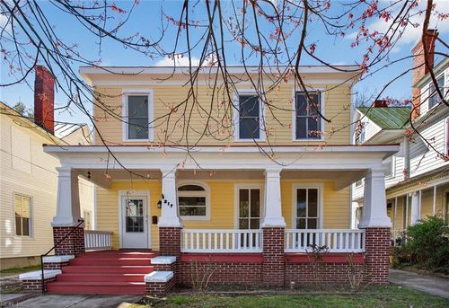 217 N Saratoga St, Suffolk, VA, 23434-5232 | Card Image