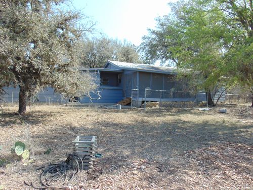 477 Squirrel Bnd, Uvalde, TX, 78801 | Card Image