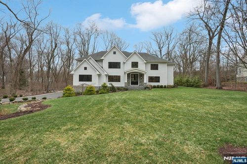 868 Pueblo Dr, Franklin Lakes, NJ, 07417-1614 | Card Image