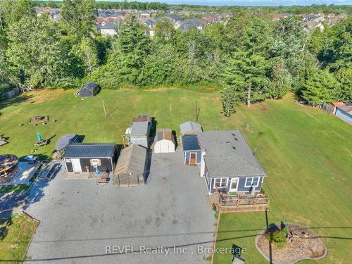 9197 Sodom Rd, Niagara Falls, ON, L2G0T5 | Card Image