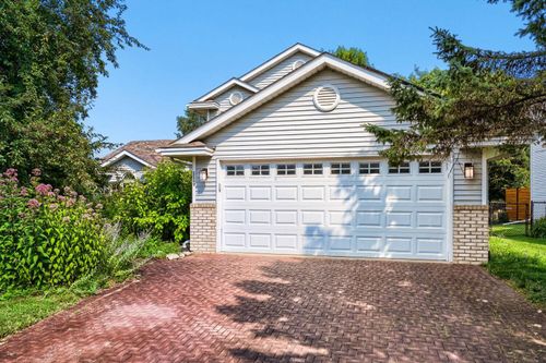 1119 Bonnieview Dr, Woodbury, MN, 55129-8521 | Card Image