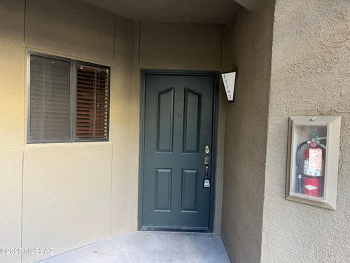 11102-5751 N Kolb Rd, Tucson, AZ, 85750-0873 | Card Image