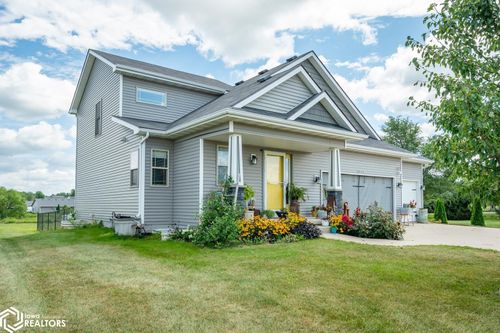 1011 N 14th Ave, Winterset, IA, 50273-8246 | Card Image