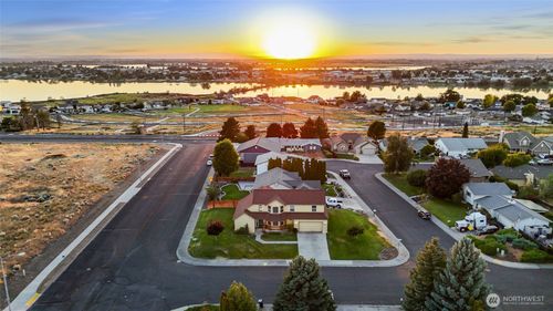 1716 Legend Ln, Moses Lake, WA, 98837-2482 | Card Image