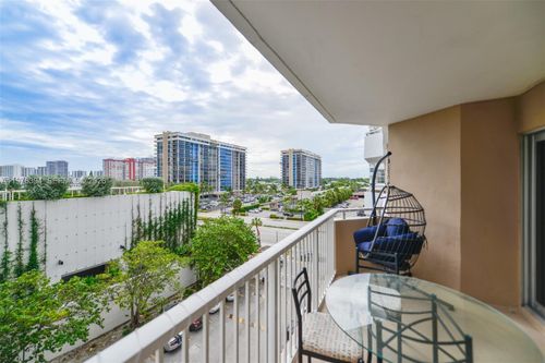 4l-1980 S Ocean Dr, Hallandale Beach, FL, 33009-5949 | Card Image