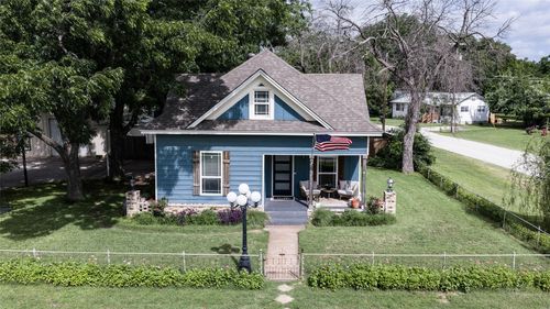 200 S Crane St, Alvord, TX, 76225-5933 | Card Image