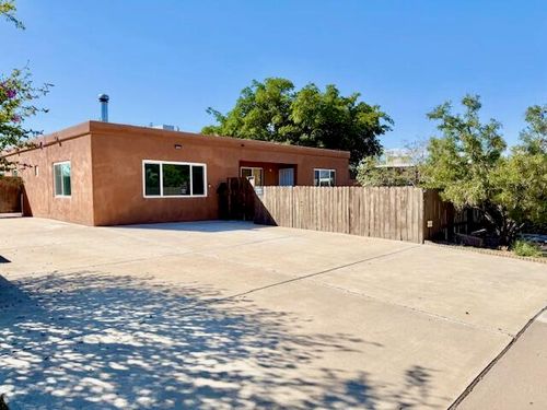 2433 Valencia Dr Ne, Albuquerque, NM, 87110-4012 | Card Image