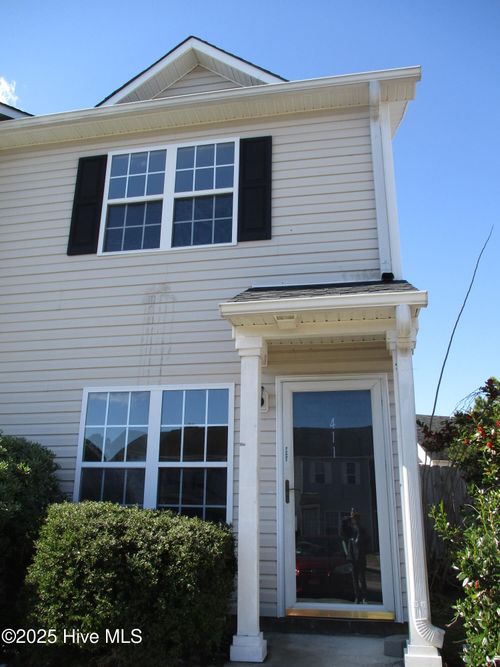 411 Timberlake Trl, Jacksonville, NC, 28546-7951 | Card Image