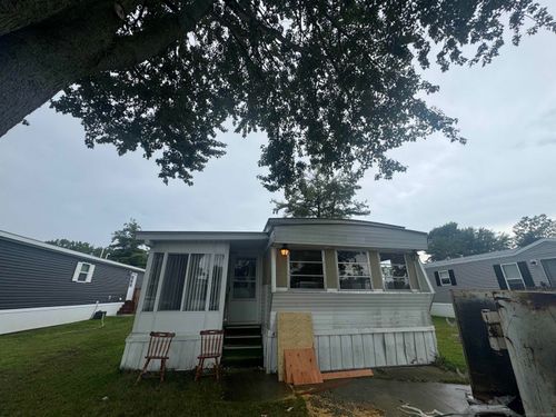 406 Deerfield Ln, Columbus, MI, 48063-3710 | Card Image
