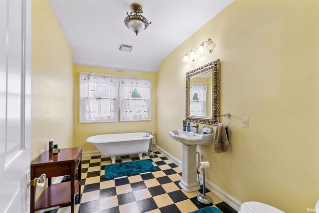 600 S Main St, House other with 5 bedrooms, 3 bathrooms and null parking in Ligonier IN | Image 29