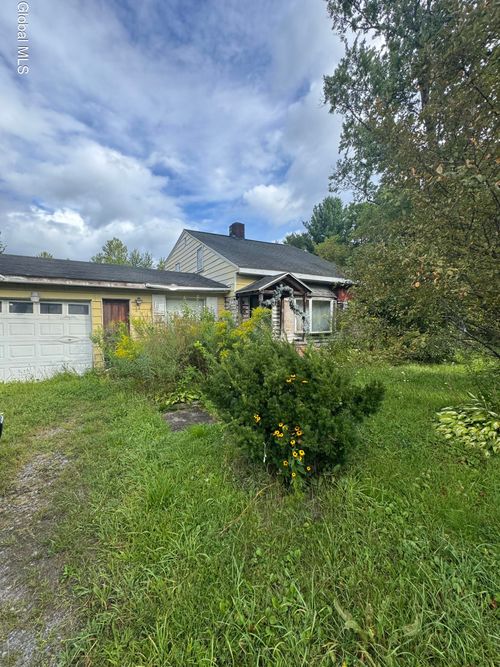 869 Bolt Rd, Glenville, NY, 12302-6907 | Card Image