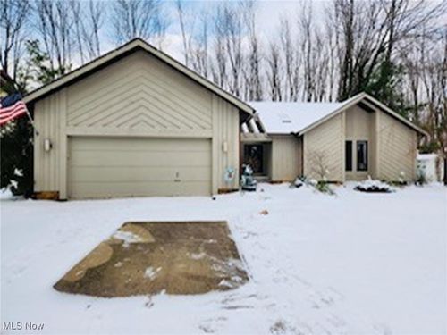 7671 Aster Dr, Mentor, OH, 44060-8413 | Card Image